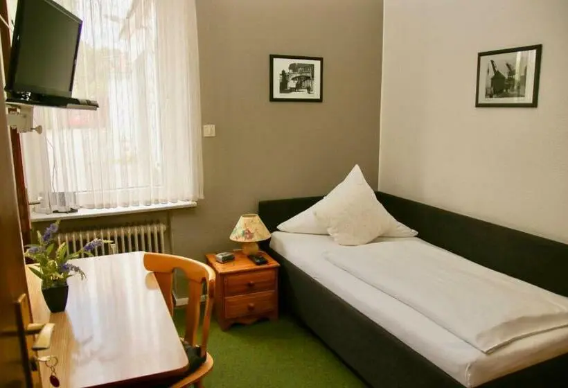 Standard Single Room, Meiendorfer Park Free Parking