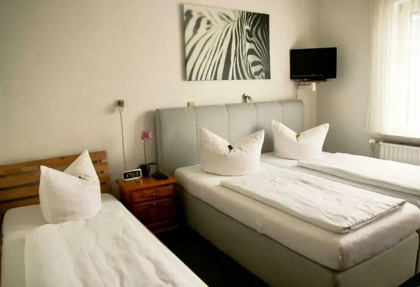 Standard Triple Room, Meiendorfer Park Free Parking