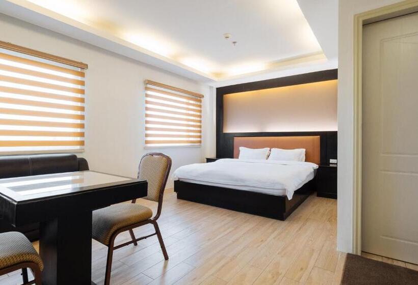 سوییت سوپریور, Northpointe Residences