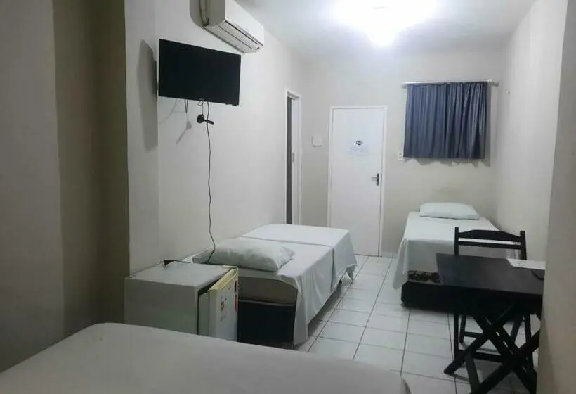 Economy Quadruple Room, Oiticica