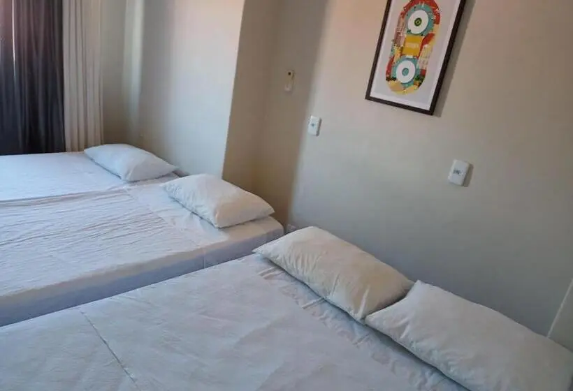 Economy Quadruple Room, Oiticica