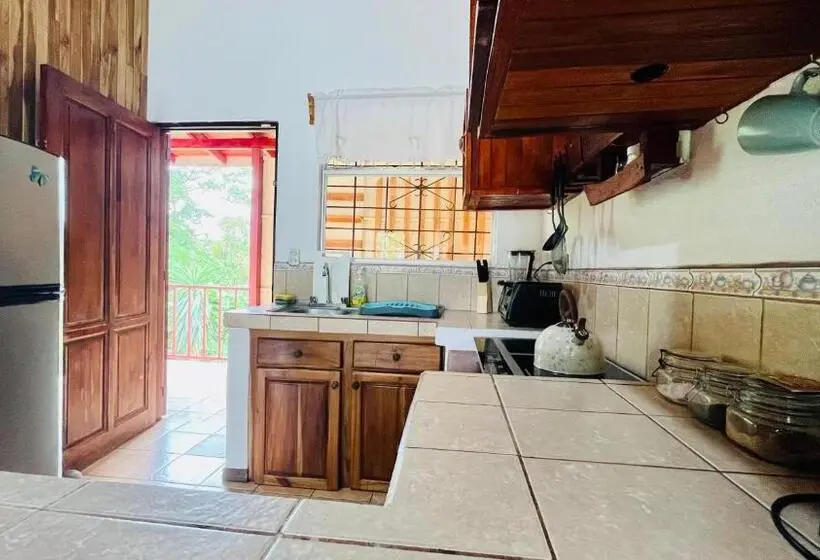 ２ベッドルームハウス, Beautiful Casa Aire Near Lake Arenal In Nuevo Arenal   Casas Airelibre
