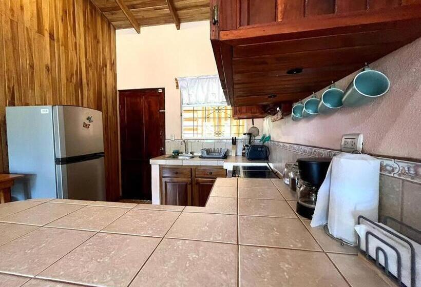 Дом 2 Спальни, Beautiful Casa Aire Near Lake Arenal In Nuevo Arenal   Casas Airelibre