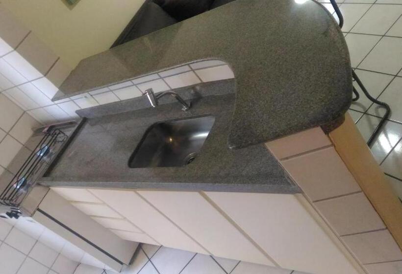 דירת חדר נוף לבריכה, Apart Hotel Quartier Latin