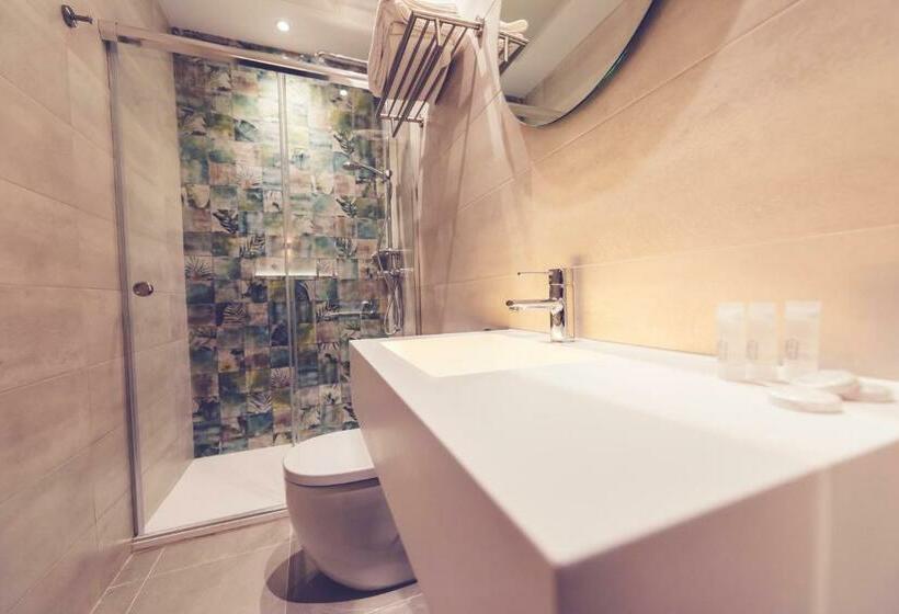 اتاق استاندارد سه نفره, Hostal Marlasca