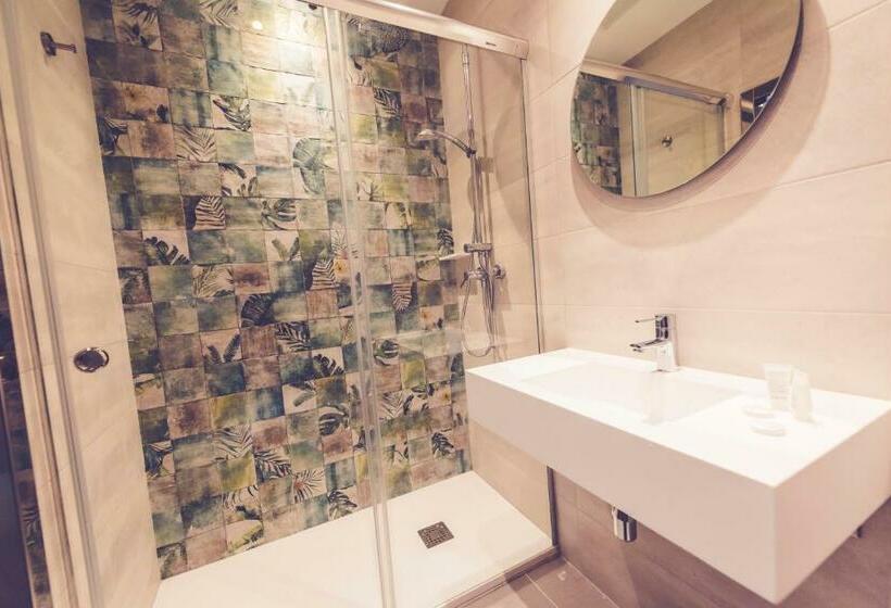 اتاق استاندارد سه نفره, Hostal Marlasca