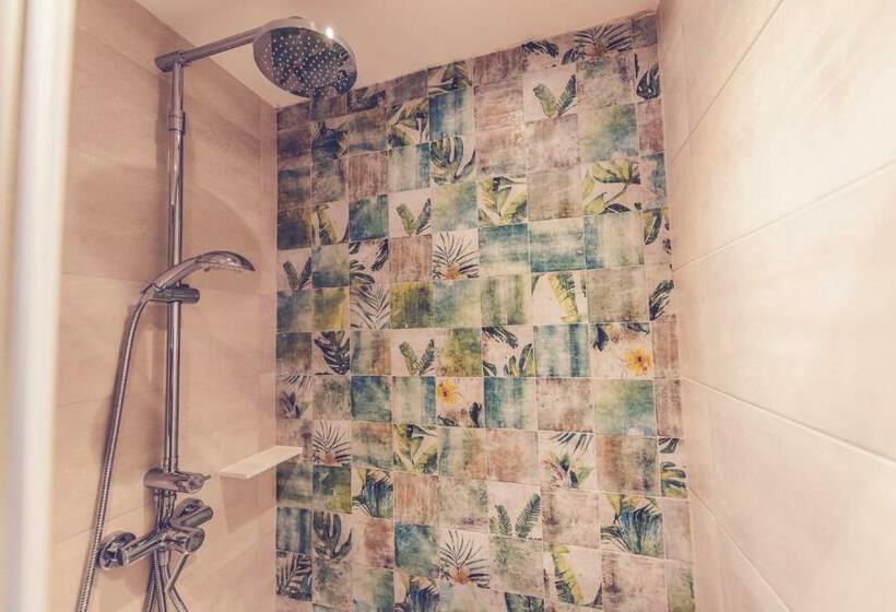 اتاق استاندارد سه نفره, Hostal Marlasca