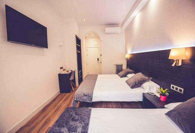 اتاق استاندارد سه نفره, Hostal Marlasca