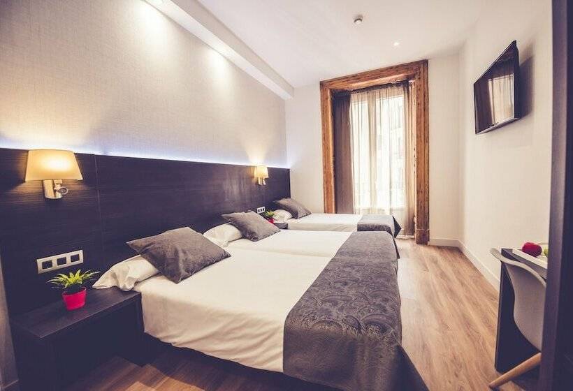 اتاق استاندارد سه نفره, Hostal Marlasca