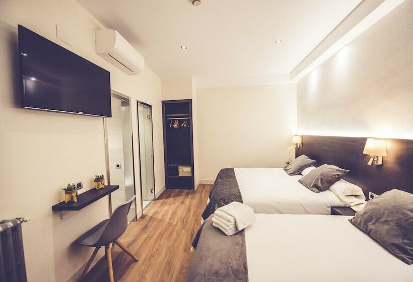 اتاق استاندارد سه نفره, Hostal Marlasca