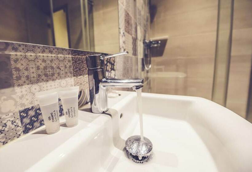 اتاق استاندارد سه نفره, Hostal Marlasca