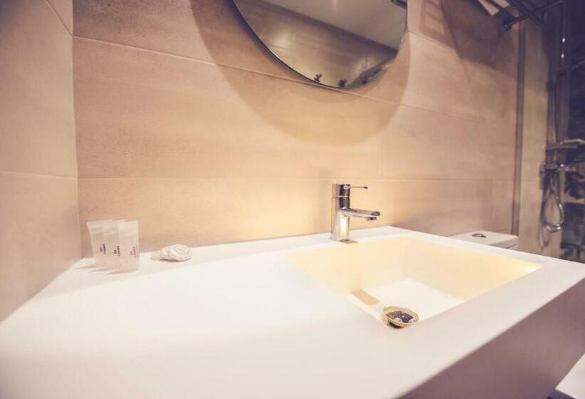 اتاق استاندارد چهار تخته, Hostal Marlasca