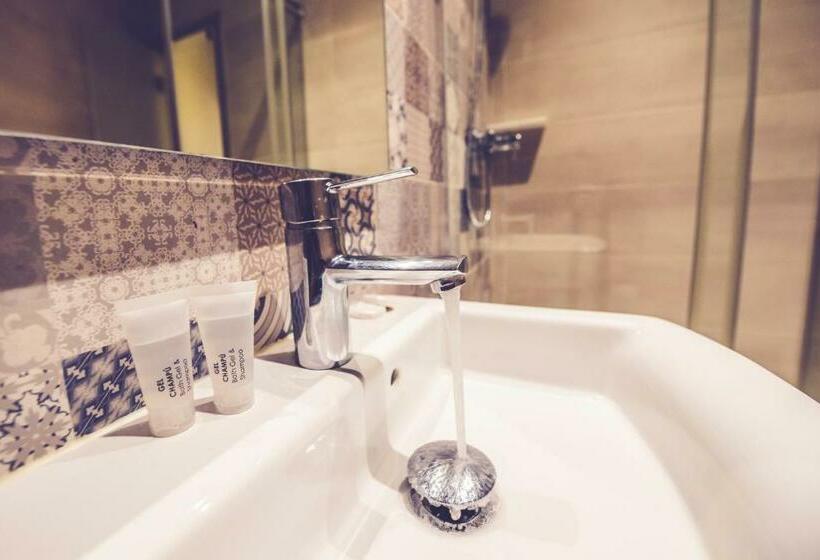 اتاق استاندارد چهار تخته, Hostal Marlasca