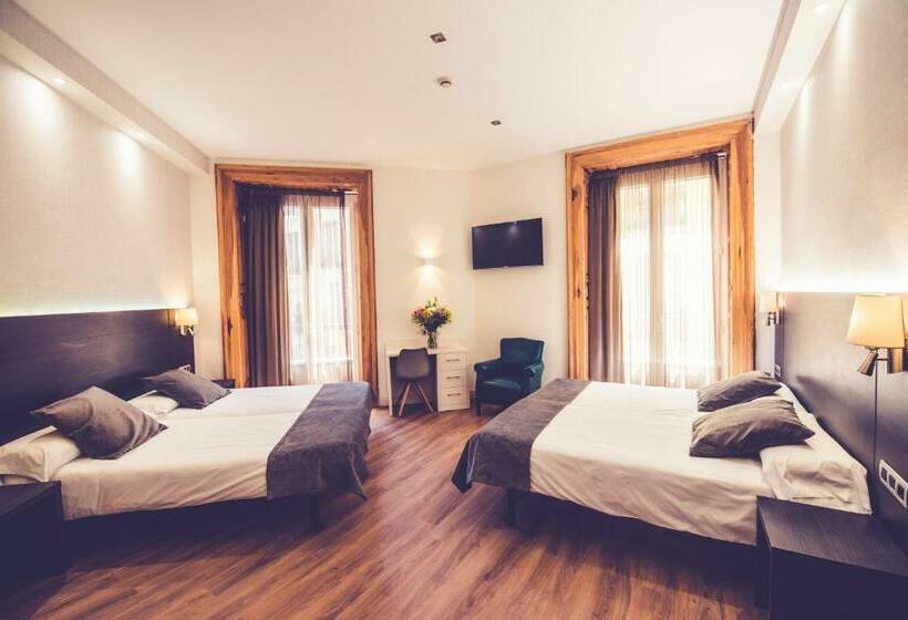 اتاق استاندارد چهار تخته, Hostal Marlasca