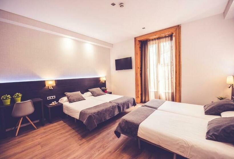 اتاق استاندارد چهار تخته, Hostal Marlasca