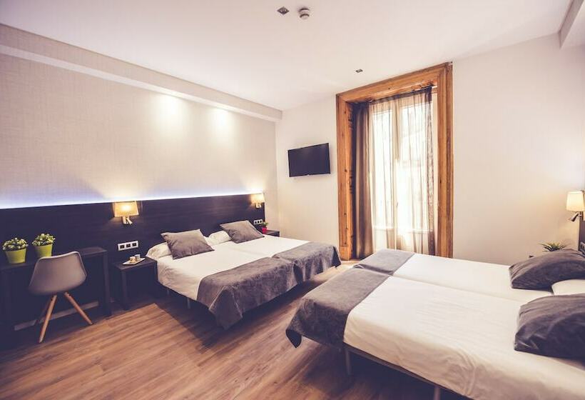 اتاق استاندارد چهار تخته, Hostal Marlasca