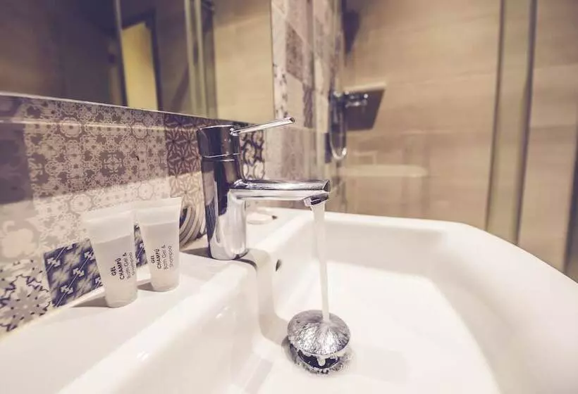 اتاق استاندارد سه نفره, Hostal Marlasca