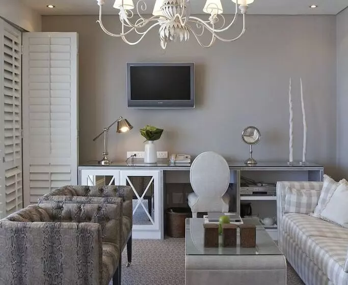 سوییت با چشم‌انداز دریا, Twelve Apostles Hotel & Spa