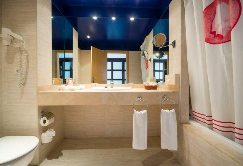 חדר משפחתי, Costa Calero Thalasso & Spa