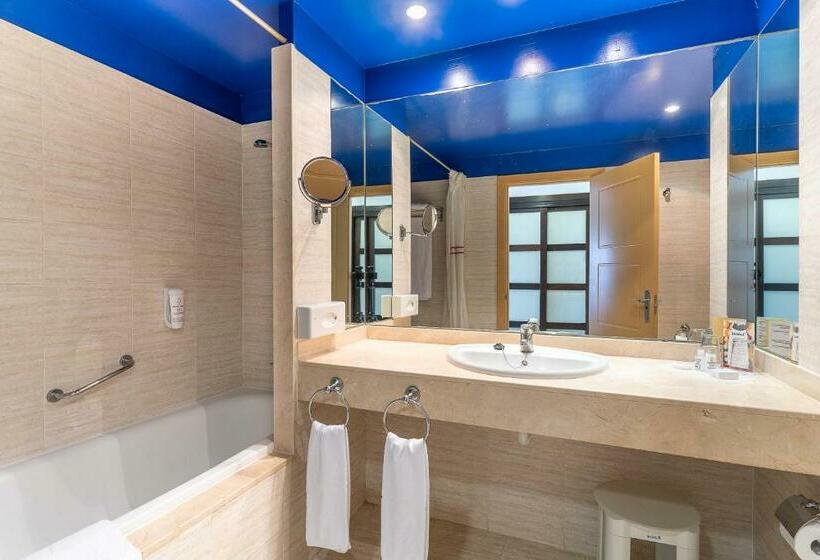 חדר משפחתי, Costa Calero Thalasso & Spa