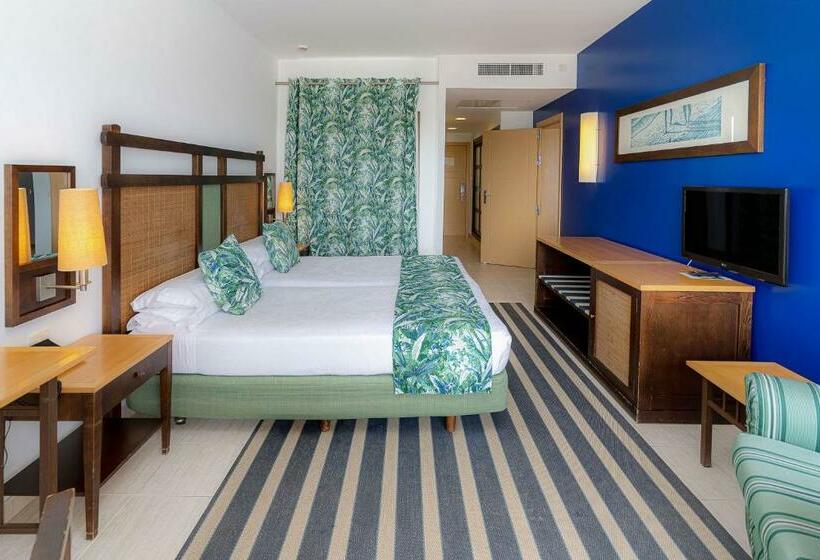 חדר משפחתי, Costa Calero Thalasso & Spa