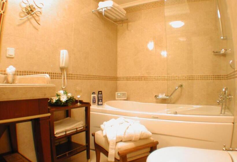 Suite with Hot Tub, Eresin Hotels Sultanahmet   Boutique Class