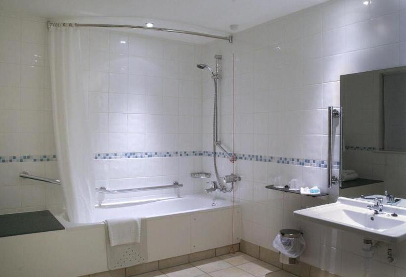 غرفة قياسية لذوى الاحتياجات الخاصة, Holiday Inn Chester South, An Ihg