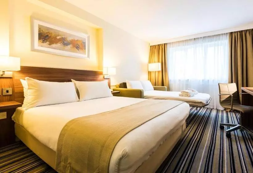 スタンダードトリプルルーム, Holiday Inn Chester South, An Ihg