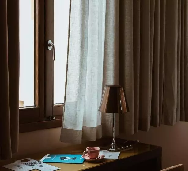 Suite King Bed