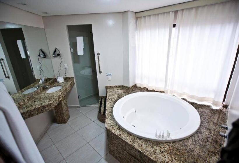 סוויטה עם מרפסת, Lang Palace   Fica No Centro Da Cidade