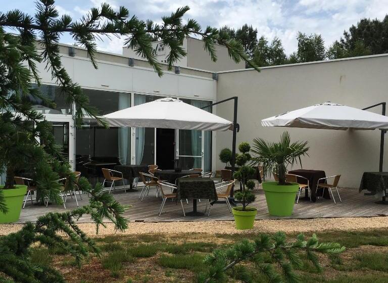 غرفة قياسية فردية, Logis Des Sittelles