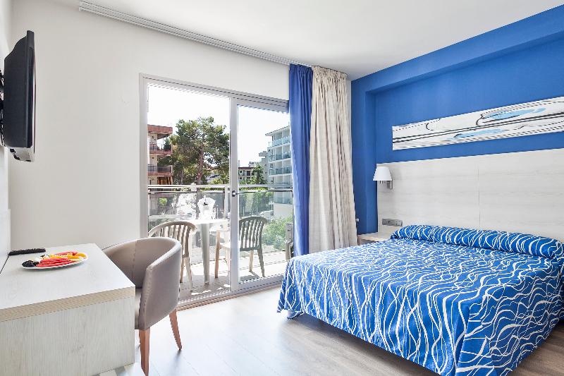 חדר משפחתי, Pinewood Hotel Rome