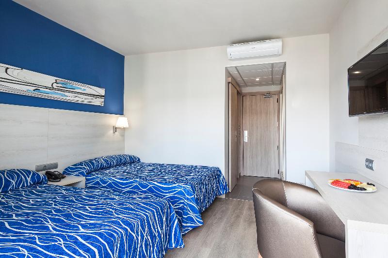 חדר משפחתי, Pinewood Hotel Rome