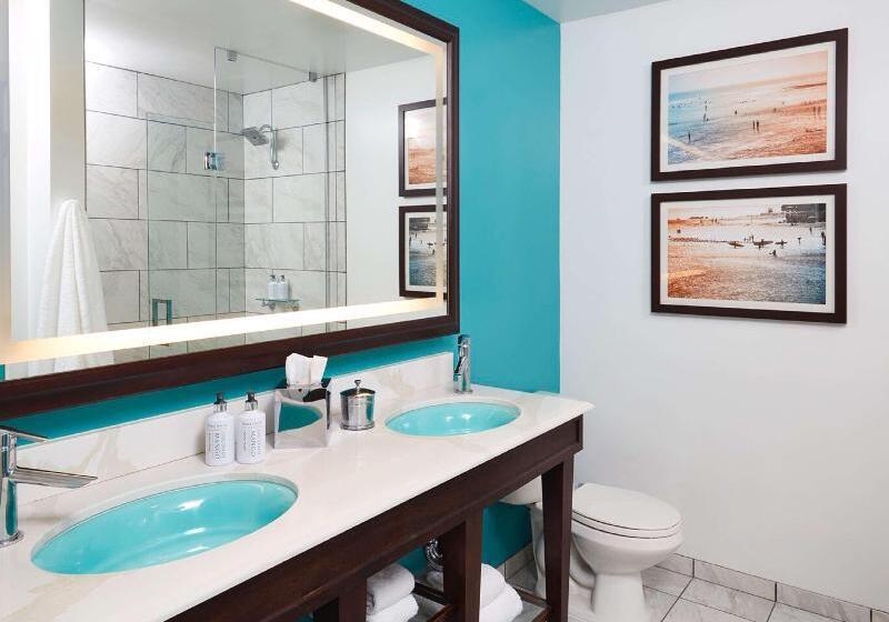 חדר משפחתי, Pinewood Hotel Rome