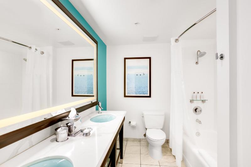 חדר משפחתי, Pinewood Hotel Rome