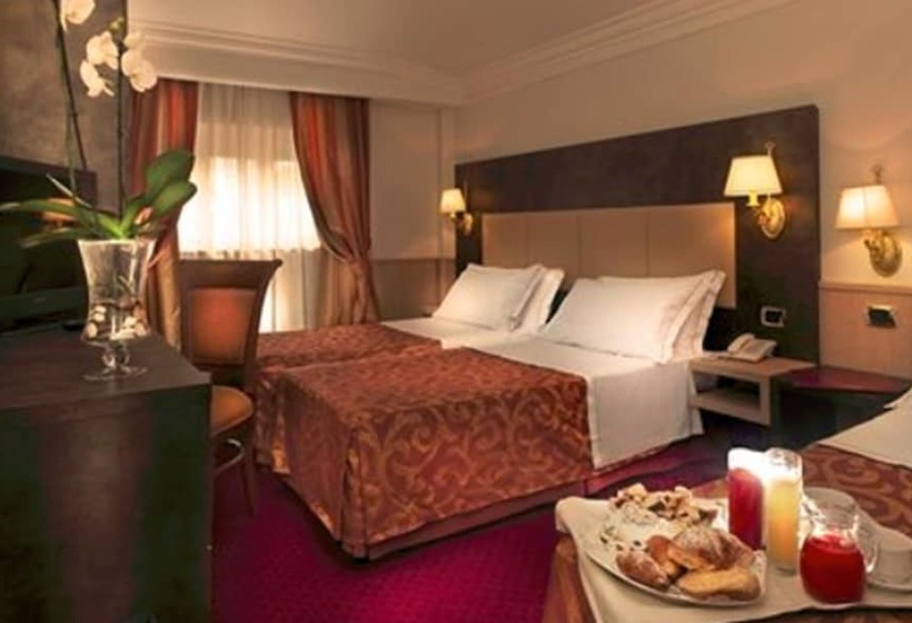 חדר סטנדרט לשלושה, Pinewood Hotel Rome