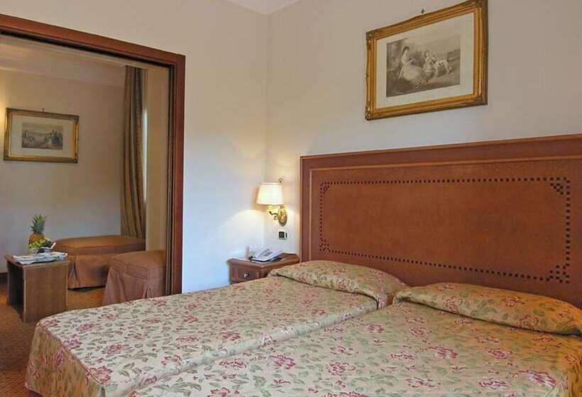 חדר משפחתי, Pinewood Hotel Rome