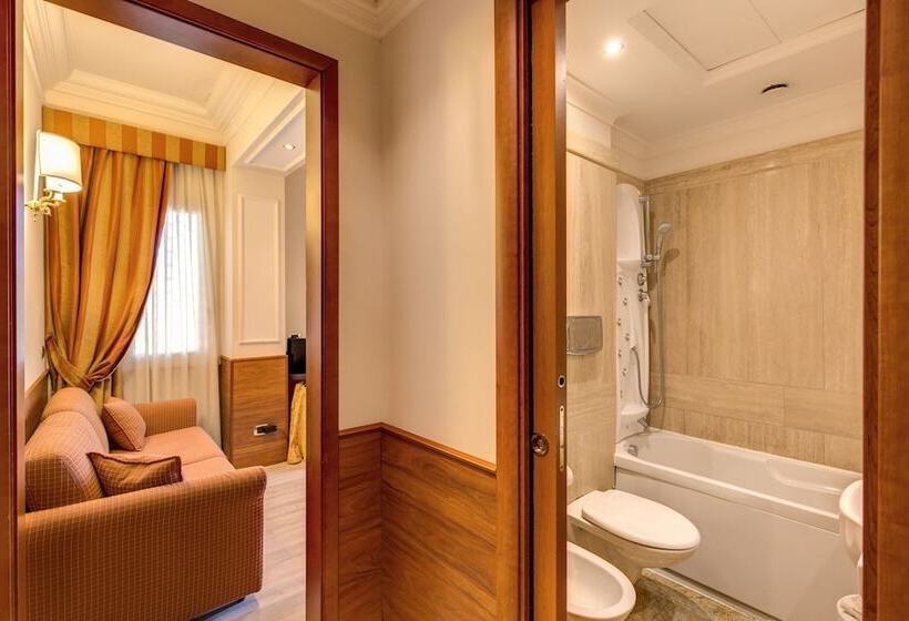 חדר משפחתי, Pinewood Hotel Rome