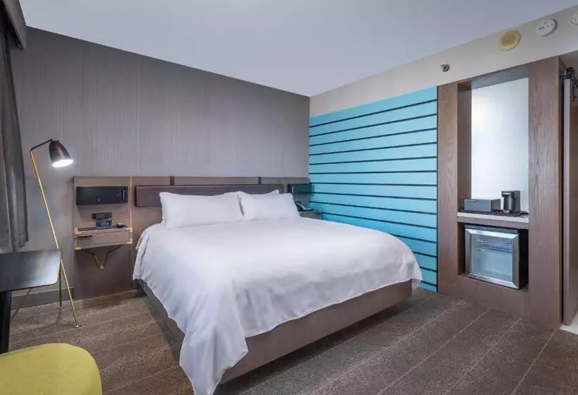 Standard-huone King-vuode, Renaissance Reno Downtown Hotel & Spa