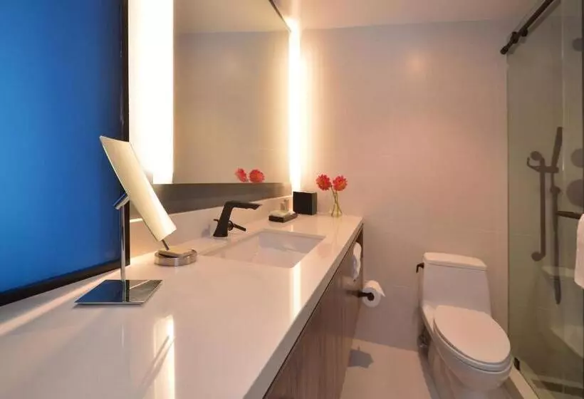 Deluxe-huone, Renaissance Reno Downtown Hotel & Spa