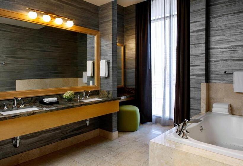 스위트 킹사이즈 침대, Renaissance Reno Downtown Hotel & Spa