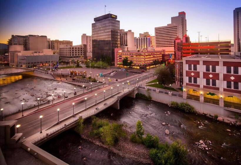 스위트 킹사이즈 침대, Renaissance Reno Downtown Hotel & Spa