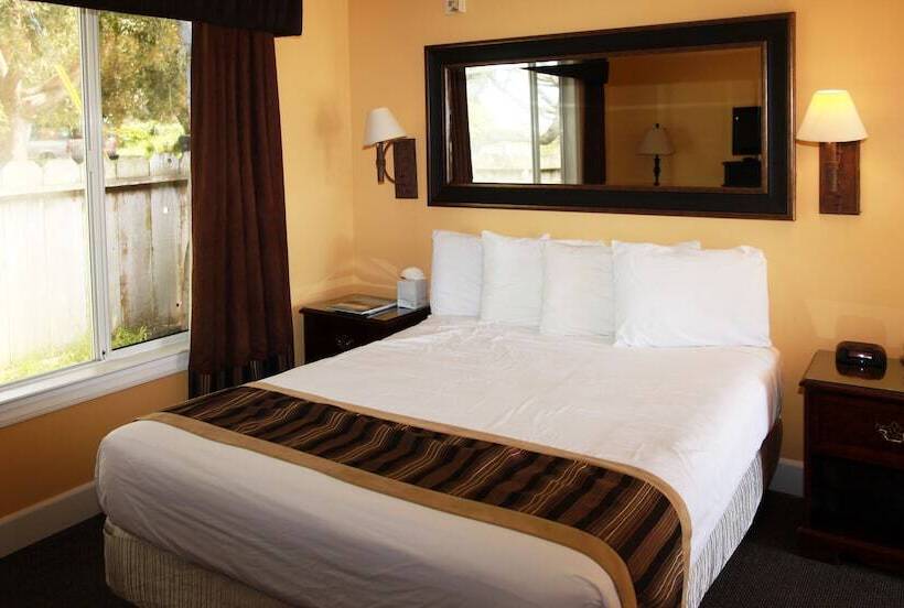 غرفة قياسية سرير مزدوج, Sea Breeze Inn  Pacific Grove