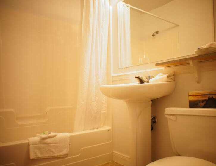 스탠다드 룸 더블 침대 2개, Silverwood Inn & Suites