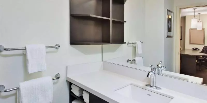 سوییت, Sonesta Simply Suites Orange County Airport
