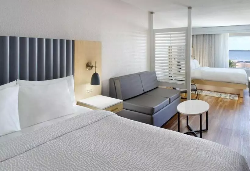 スタンダードスタジオ, Springhill Suites By Marriott Pensacola Beach