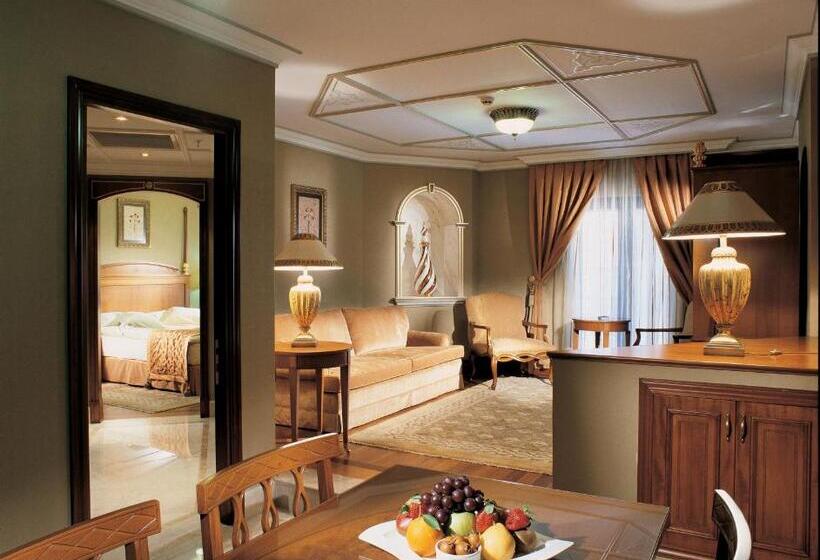 سوییت خانوادگی, The Central Palace Taksim