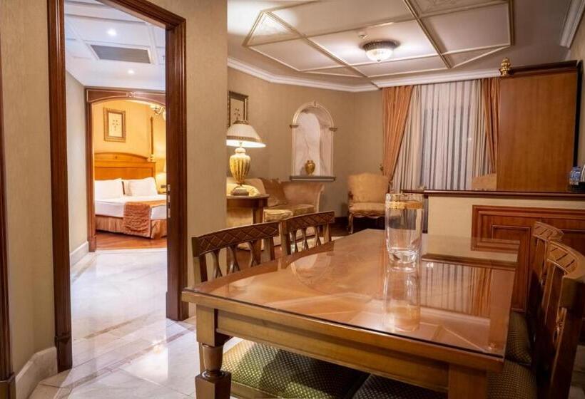 سوییت خانوادگی, The Central Palace Taksim