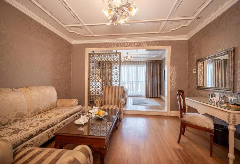 سوئیت با چشمانداز, The Central Palace Taksim