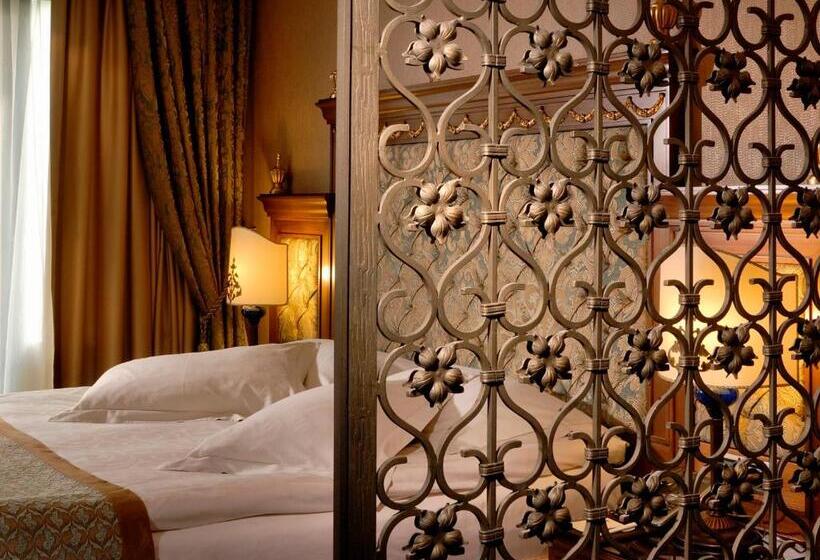 سوییت جونیور, The Central Palace Taksim